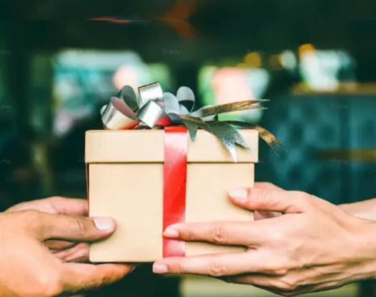 شرکت توانیر با صدور اطلاعیهای از عموم هموطنان دعوت کرد تا مصادیق پرمصرفی برق را به سرشماره ۳۰۰۰۶۱۲۱ گزارش دهند.