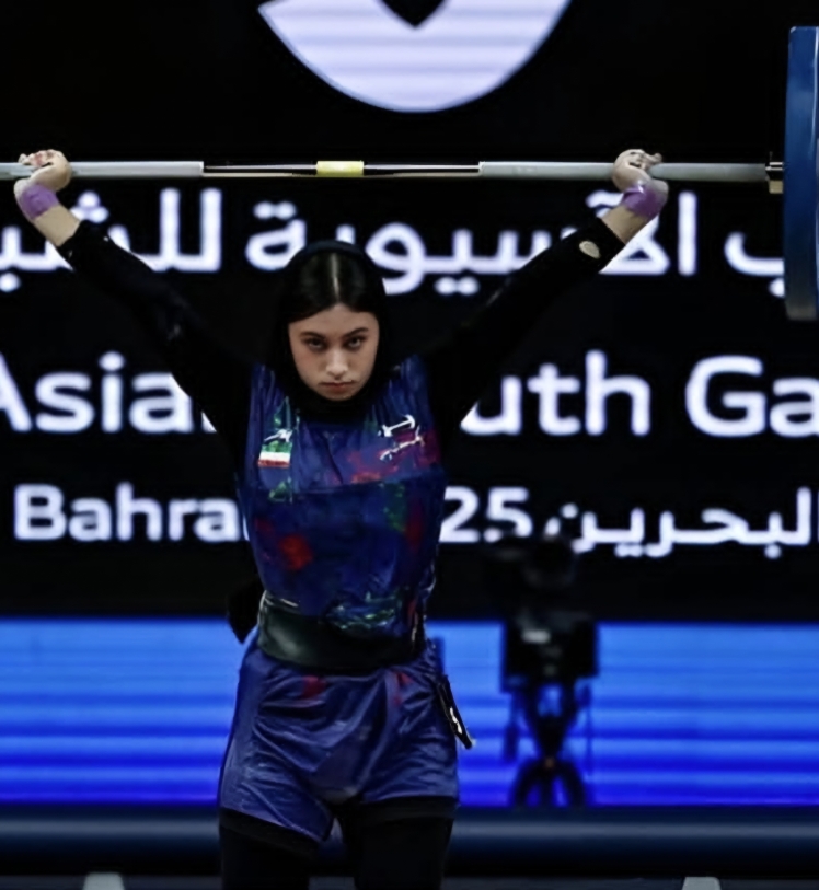 دختر وزنه بردار سیرجانی رکورد ایران را شکست و نهم شد
