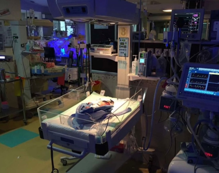 رییس حوزه ریاست و مدیر روابط عمومی دانشکده علوم پزشکی سیرجان گفت: علت فوت نوزاد سه روزه در یکی از بیمارستانهای این شهر توسط مراجع ذیصلاح در دست بررسی است.