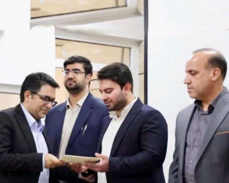 روابط عمومی دادسرای عمومی و انقلاب شهرستان سیرجان توانست برای سومین سال متوالی عنوان برتر را در ارزیابی سالیانه دادگستریهای استان کرمان کسب کند.