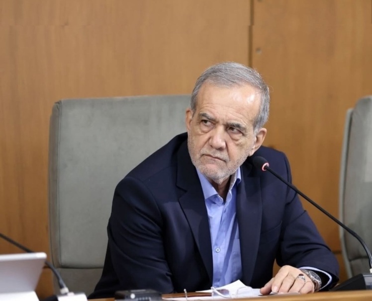 پزشکیان: مدیر پروازی به درد نمی خورد، از استفاده مدیران پروازی دست برداریم