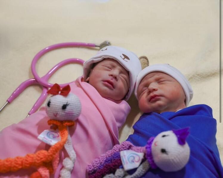 یک دختر و یک پسر، هدیه‌ای بعد از ده سال انتظار خانواده؛